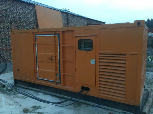 忻州发电机组长期使用中，电缆线的敷设路径有哪些要求？