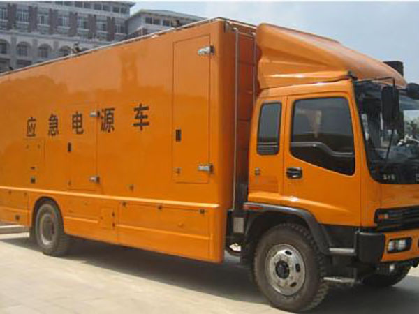 忻州冬季柴油发电机启动前，如何检查燃油系统中的积水？